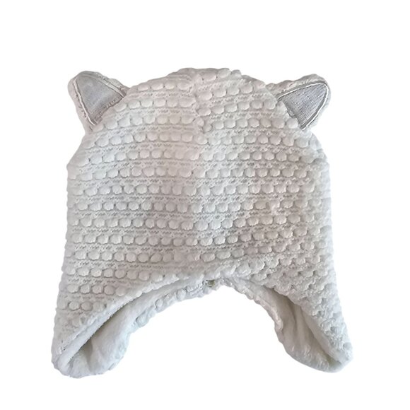 Adorable Baby White Knit Hat With Cat Ears Soft Warm Winter Cap 100% Acrylic She - Picture 1 of 6